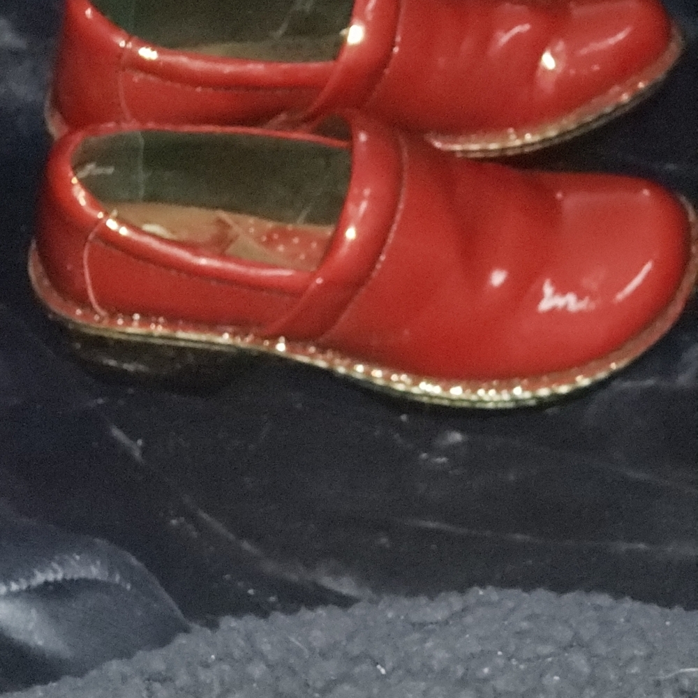 Clogs - Picture 3 of 4